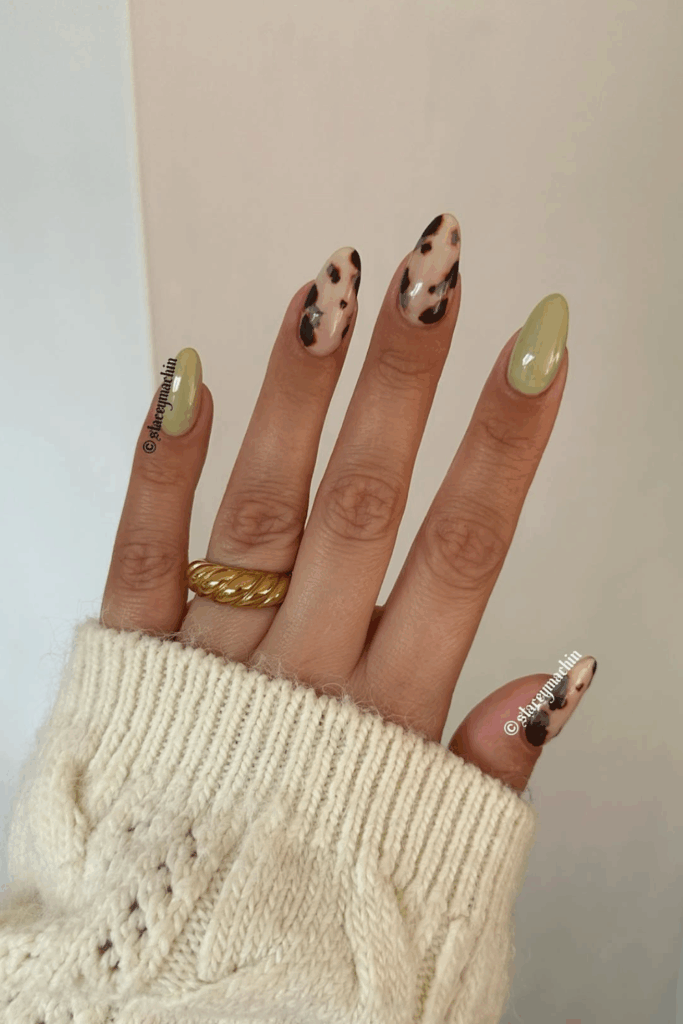 15 Early Fall Nails That Make the Summer-to-Autumn Transition So Chic 15 Early Fall Nails That Make the Summer-to-Autumn Transition So Chic