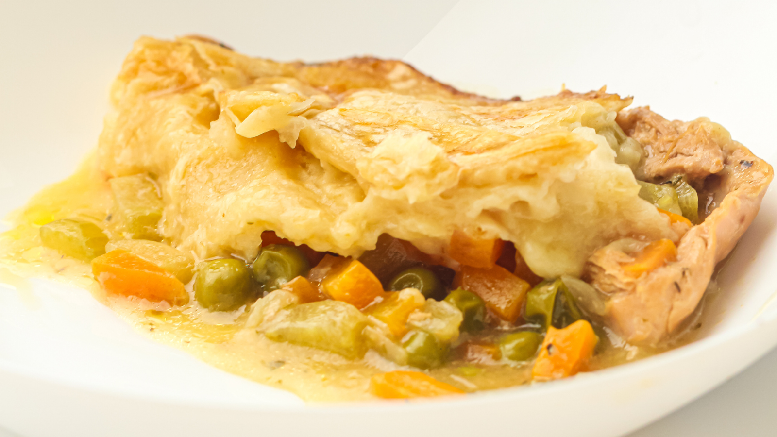 The Lazy-Day Slow Cooker Chicken Pot Pie for Cold Nights and Hungry Families