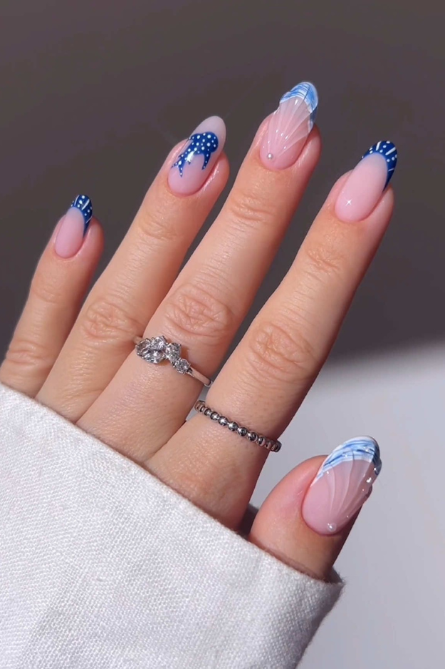 19 Chic Blue French Tips for When You Want Something Pretty but Unexpected 19 Chic Blue French Tips for When You Want Something Pretty but Unexpected