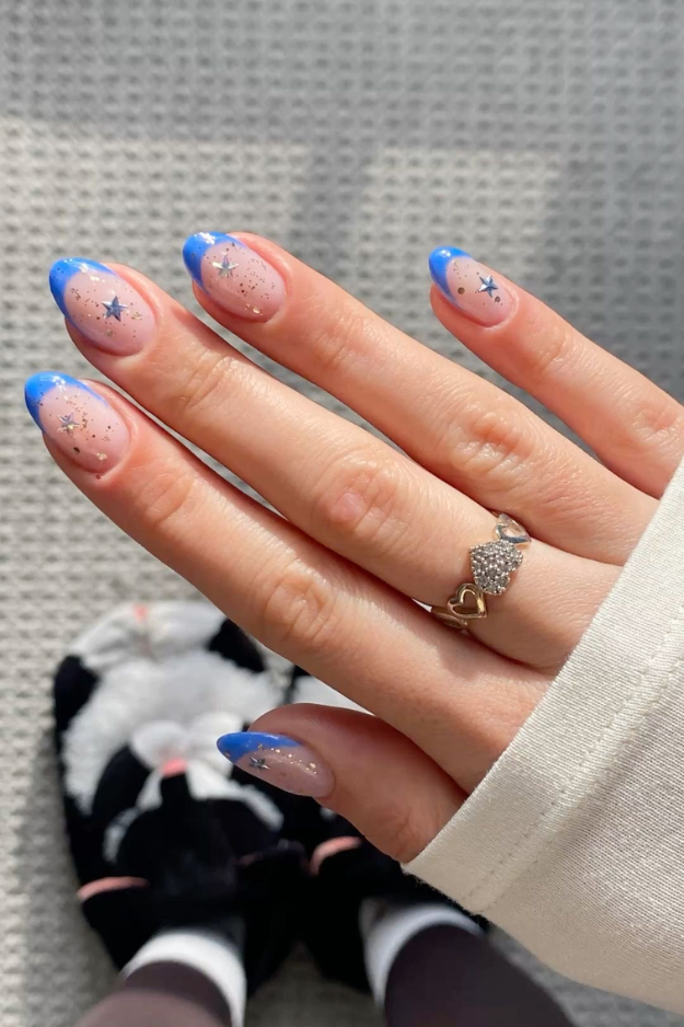 19 Chic Blue French Tips for When You Want Something Pretty but Unexpected 19 Chic Blue French Tips for When You Want Something Pretty but Unexpected