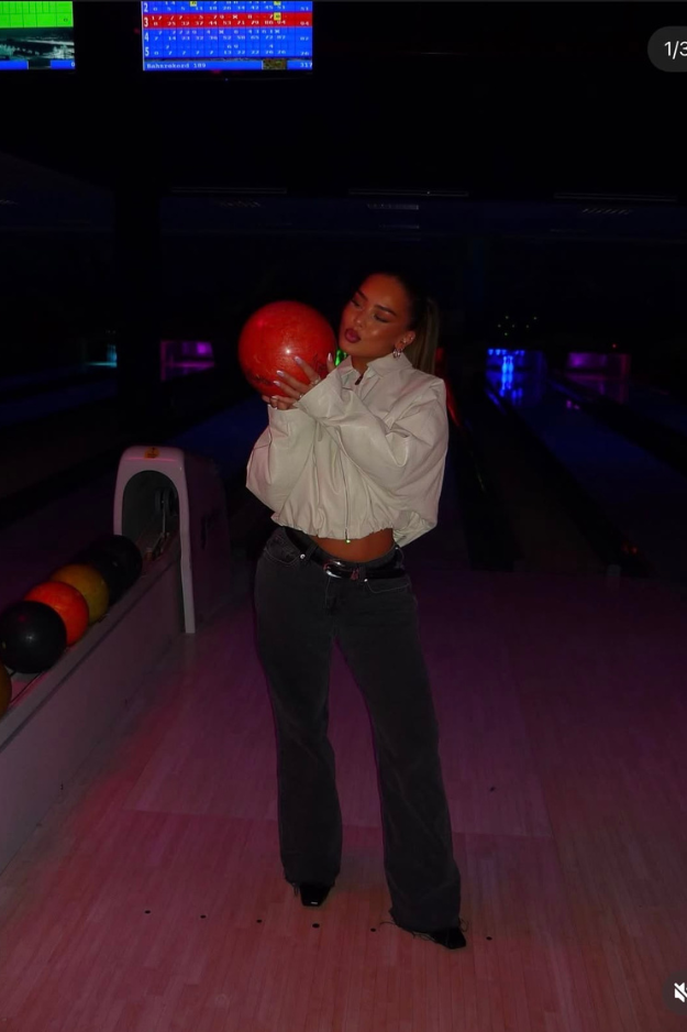 What to Wear to Bowling, Cause Your Outfit Should Say You're Here to Win! What to Wear to Bowling, Cause Your Outfit Should Say You're Here to Win!