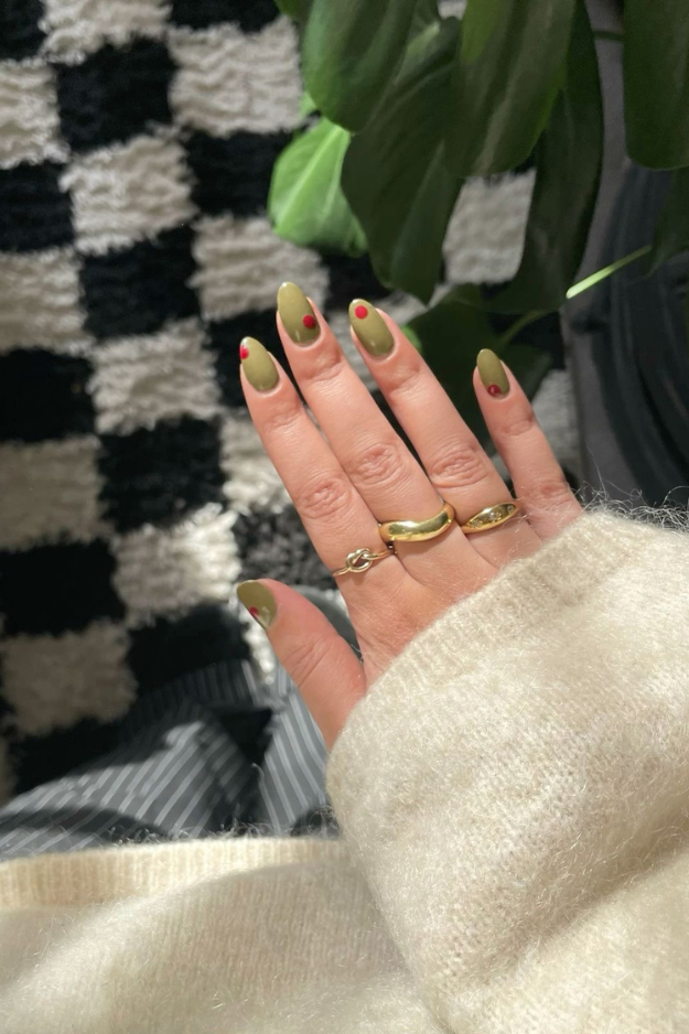 17 Green Fall Nails That Make Every Other Autumn Color Feel a Little Boring 17 Green Fall Nails That Make Every Other Autumn Color Feel a Little Boring