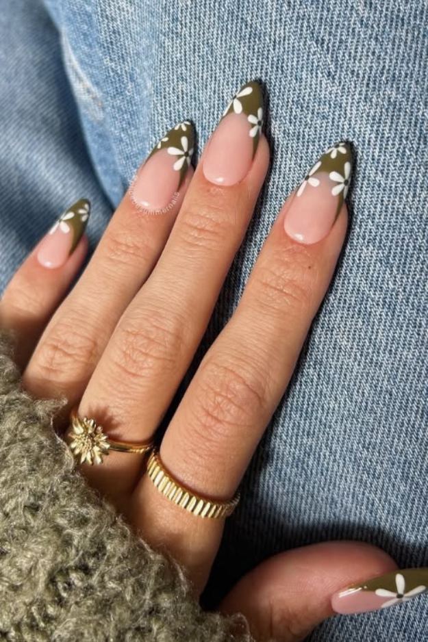 17 Green Fall Nails That Make Every Other Autumn Color Feel a Little Boring 17 Green Fall Nails That Make Every Other Autumn Color Feel a Little Boring