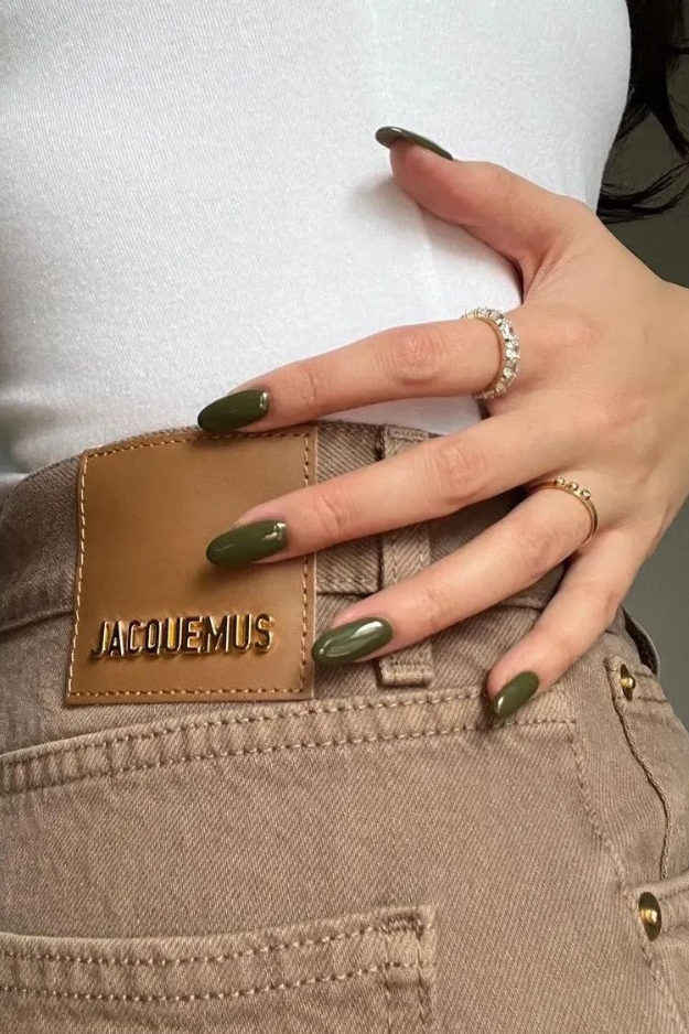 17 Green Fall Nails That Make Every Other Autumn Color Feel a Little Boring 17 Green Fall Nails That Make Every Other Autumn Color Feel a Little Boring
