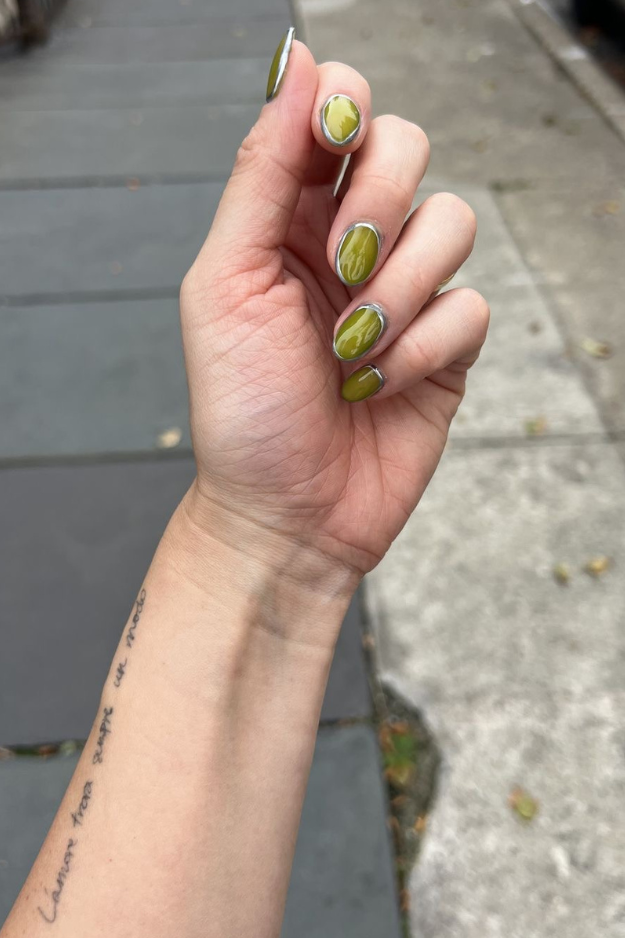 17 Green Fall Nails That Make Every Other Autumn Color Feel a Little Boring 17 Green Fall Nails That Make Every Other Autumn Color Feel a Little Boring