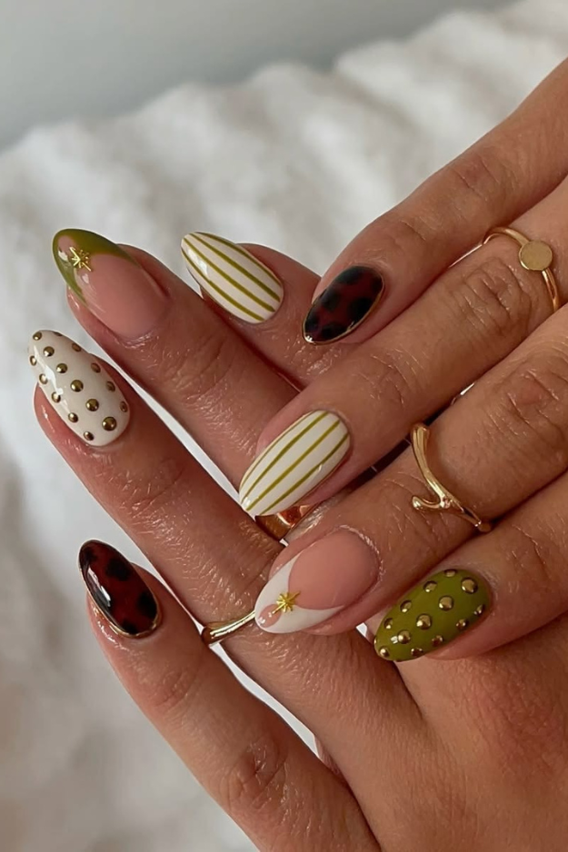 17 Green Fall Nails That Make Every Other Autumn Color Feel a Little Boring 17 Green Fall Nails That Make Every Other Autumn Color Feel a Little Boring