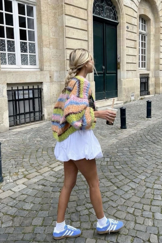 How to Style an Oversized Sweater Without Looking Swallowed by It How to Style an Oversized Sweater Without Looking Swallowed by It