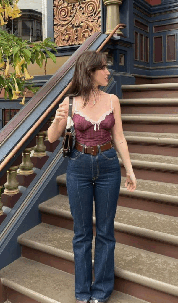 What to Wear If You're Flat-Chested (The Outfit Tricks That Change Everything) What to Wear If You're Flat-Chested (The Outfit Tricks That Change Everything)