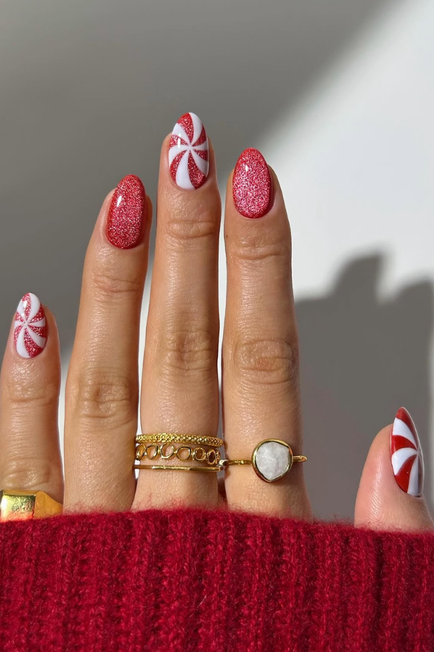 The 23 Short Christmas Nail Designs Everyone Will Want This Holiday Season The 23 Short Christmas Nail Designs Everyone Will Want This Holiday Season