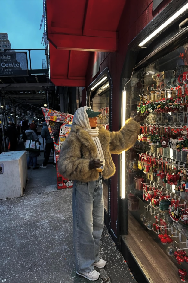 30 NYC Winter Outfit Ideas for Coffee Runs, Dinner Dates, and City Days 30 NYC Winter Outfit Ideas for Coffee Runs, Dinner Dates, and City Days