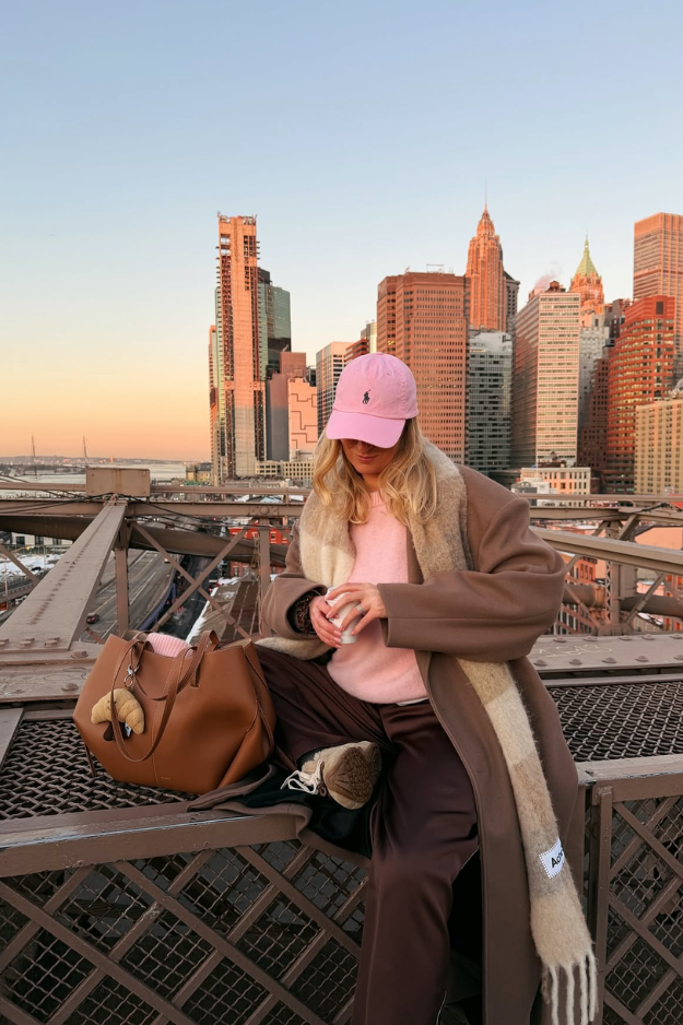 30 NYC Winter Outfit Ideas for Coffee Runs, Dinner Dates, and City Days 30 NYC Winter Outfit Ideas for Coffee Runs, Dinner Dates, and City Days