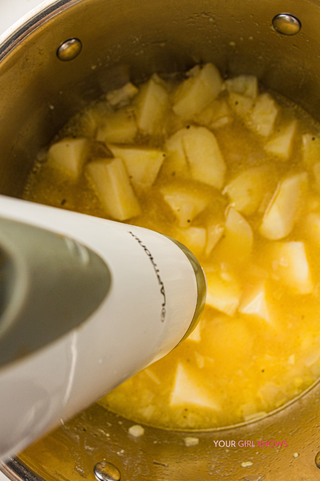 This Old-Fashioned Creamy Potato Soup Tastes Like the Kind Grandma Used to Make This Old-Fashioned Creamy Potato Soup Tastes Like the Kind Grandma Used to Make