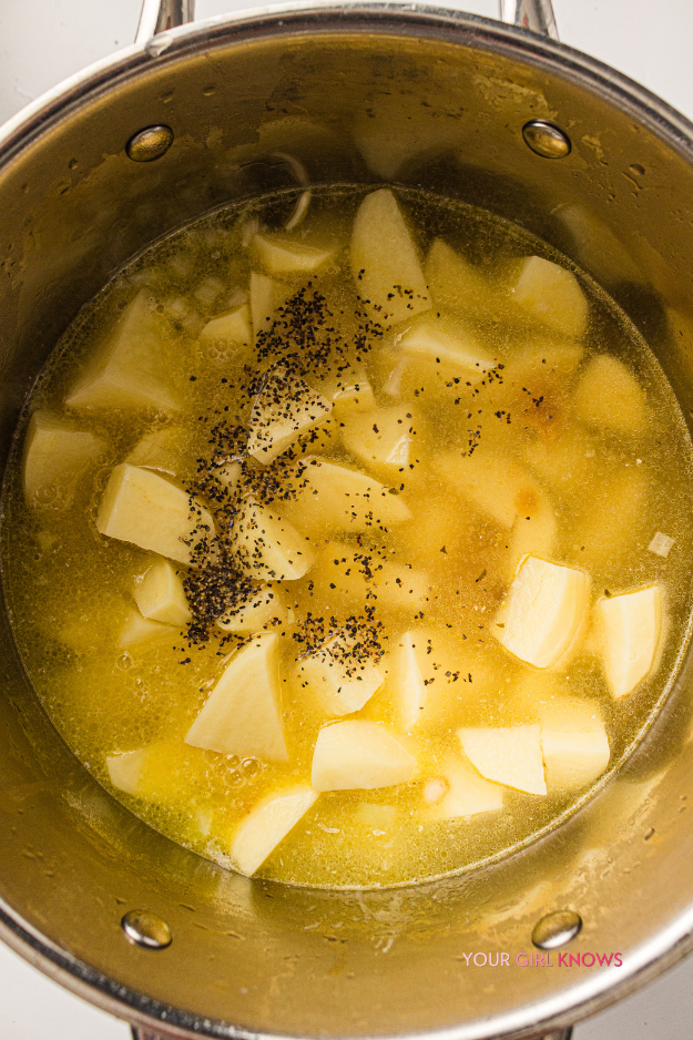 This Old-Fashioned Creamy Potato Soup Tastes Like the Kind Grandma Used to Make This Old-Fashioned Creamy Potato Soup Tastes Like the Kind Grandma Used to Make