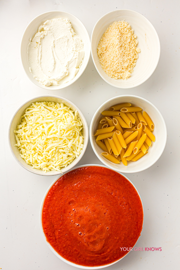 This Cheesy Baked Ziti Is the Kind of Dinner That Never Leaves Leftovers This Cheesy Baked Ziti Is the Kind of Dinner That Never Leaves Leftovers