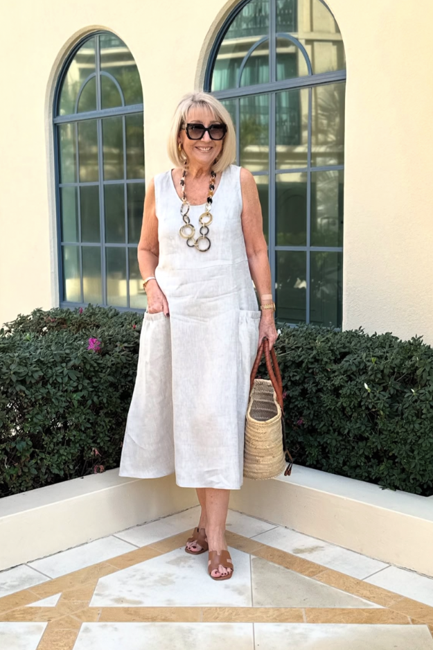 12 Things Women Over 50 Should Never Wear If They Want to Look Modern (And What to Wear Instead) 12 Things Women Over 50 Should Never Wear If They Want to Look Modern (And What to Wear Instead)