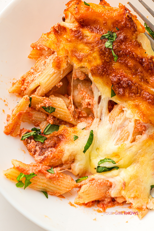 This Cheesy Baked Ziti Is the Kind of Dinner That Never Leaves Leftovers This Cheesy Baked Ziti Is the Kind of Dinner That Never Leaves Leftovers