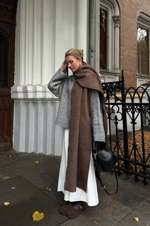 21 Winter Long Skirt Outfits That Give Effortless French-Girl Energy 21 Winter Long Skirt Outfits That Give Effortless French-Girl Energy
