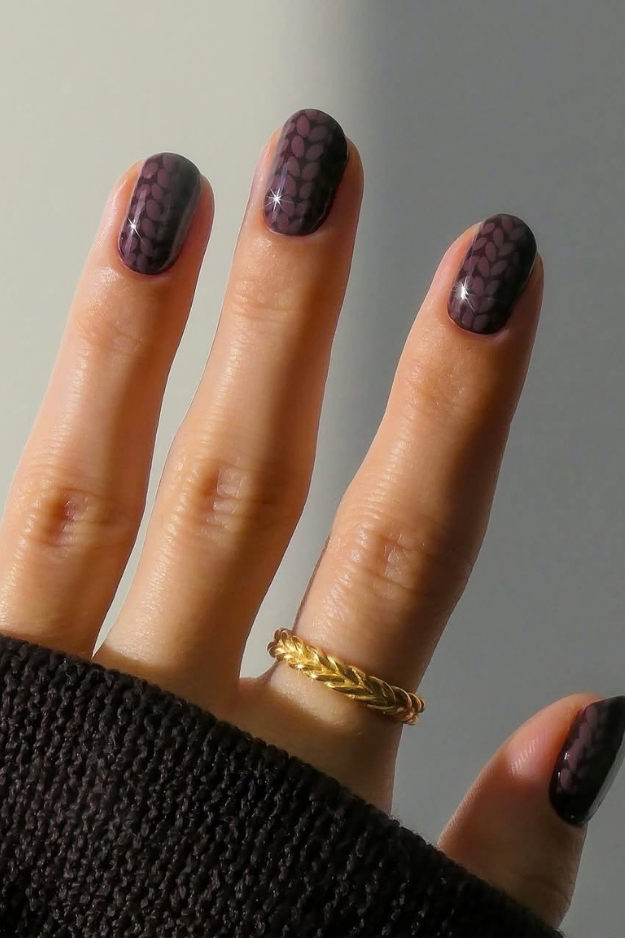21 Gorgeous November Nail Ideas for That Perfect Late-Fall Aesthetic 21 Gorgeous November Nail Ideas for That Perfect Late-Fall Aesthetic