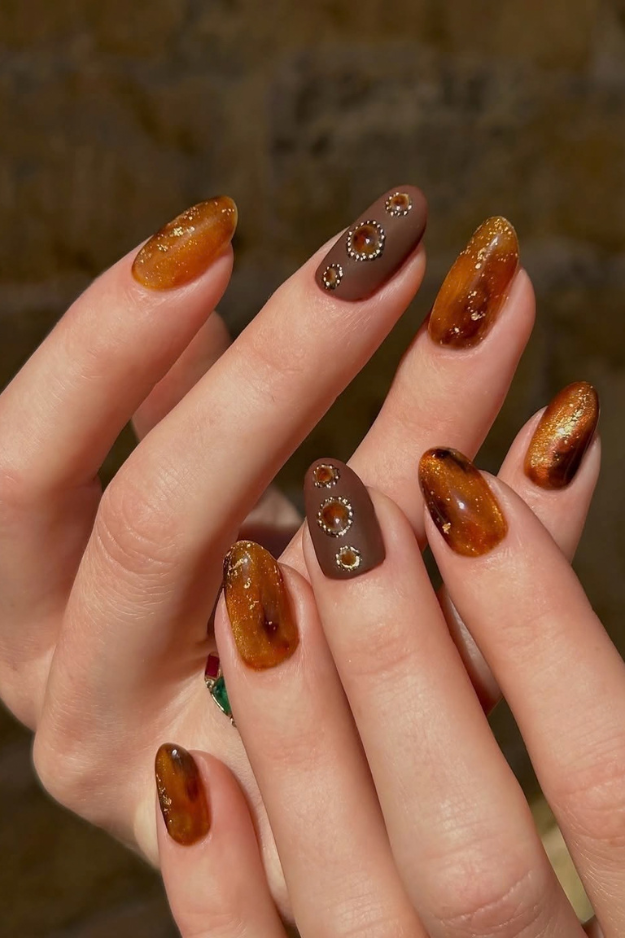 21 Gorgeous November Nail Ideas for That Perfect Late-Fall Aesthetic 21 Gorgeous November Nail Ideas for That Perfect Late-Fall Aesthetic