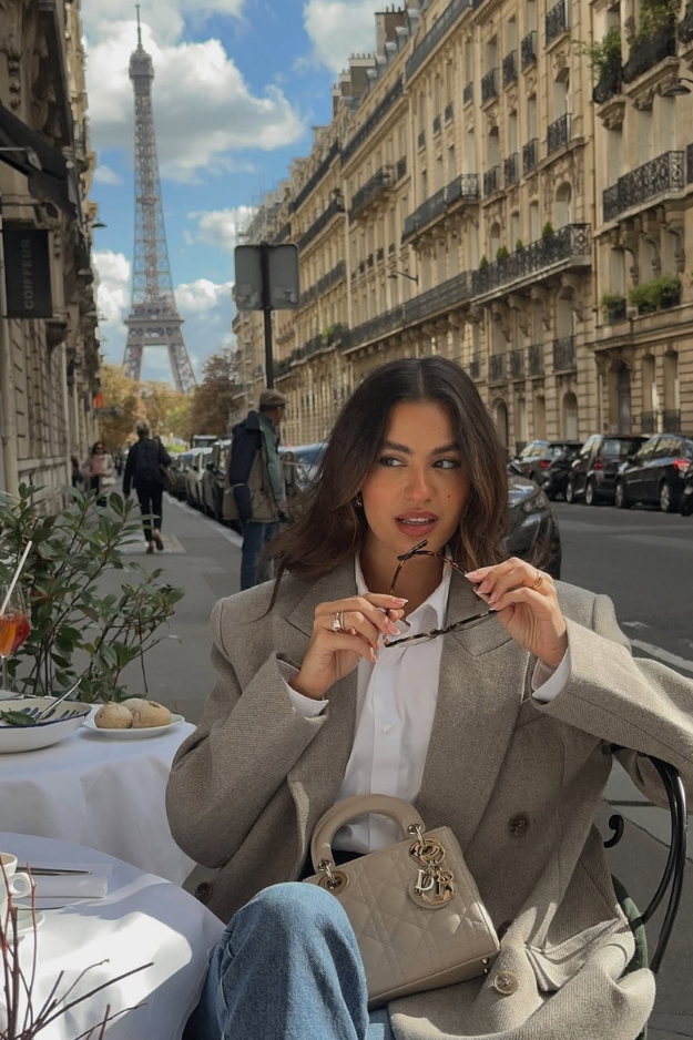 26 Paris Winter Outfits That Look Like They Belong on a French It-Girl 26 Paris Winter Outfits That Look Like They Belong on a French It-Girl