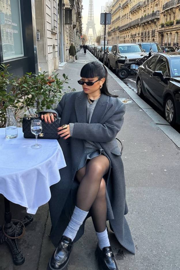 26 Paris Winter Outfits That Look Like They Belong on a French It-Girl 26 Paris Winter Outfits That Look Like They Belong on a French It-Girl
