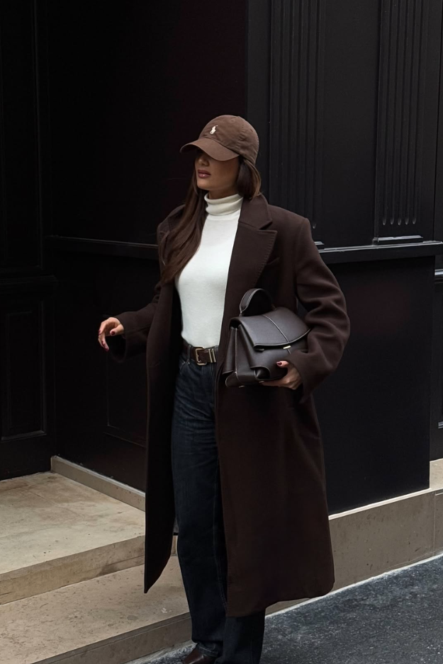 26 Paris Winter Outfits That Look Like They Belong on a French It-Girl 26 Paris Winter Outfits That Look Like They Belong on a French It-Girl