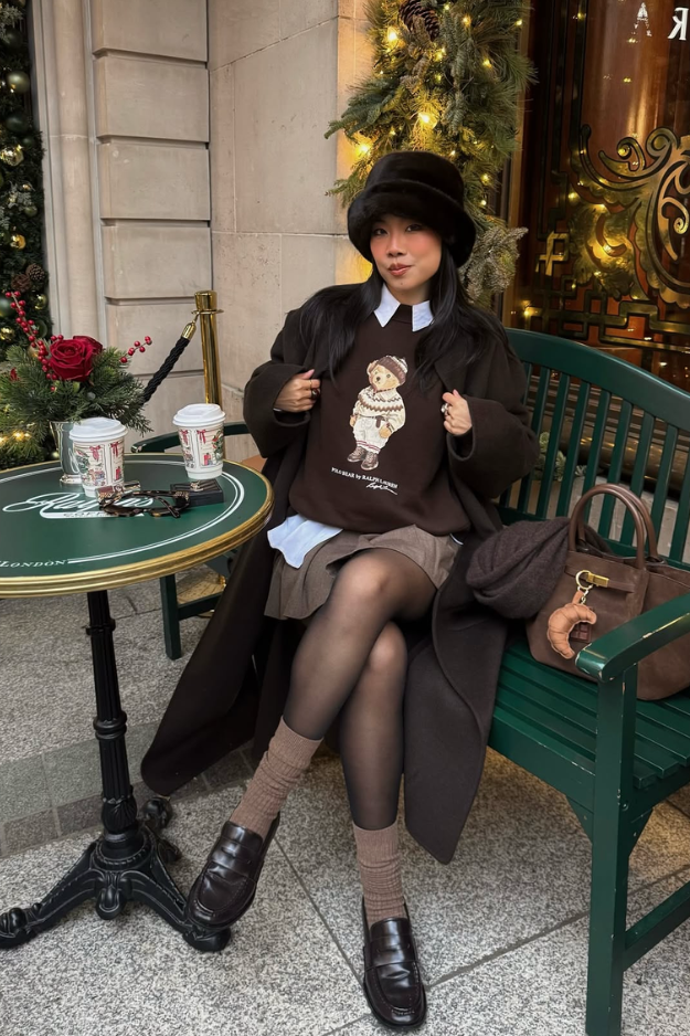 26 Paris Winter Outfits That Look Like They Belong on a French It-Girl 26 Paris Winter Outfits That Look Like They Belong on a French It-Girl