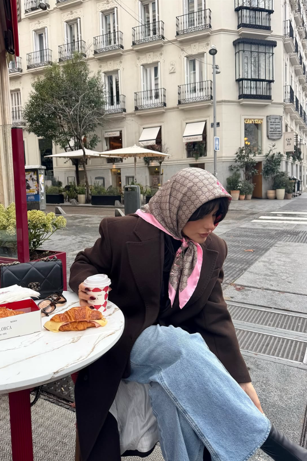 26 Paris Winter Outfits That Look Like They Belong on a French It-Girl 26 Paris Winter Outfits That Look Like They Belong on a French It-Girl