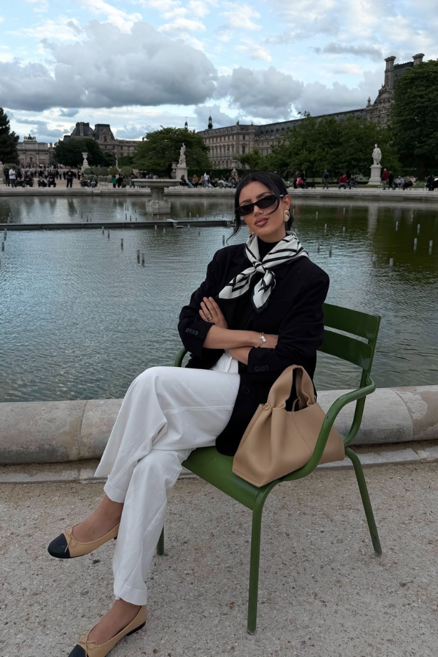 26 Paris Winter Outfits That Look Like They Belong on a French It-Girl 26 Paris Winter Outfits That Look Like They Belong on a French It-Girl