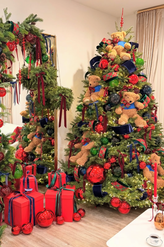 17 Classy Ralph Lauren Christmas Tree Ideas That Look Straight Out of a Luxury Holiday Home 17 Classy Ralph Lauren Christmas Tree Ideas That Look Straight Out of a Luxury Holiday Home
