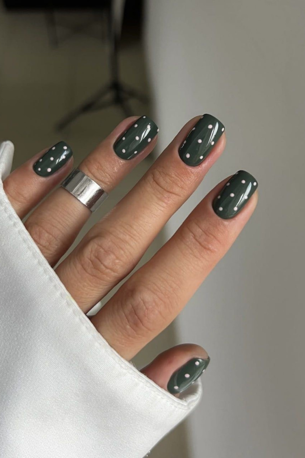 22 Goregous Short Winter Nails for Your Next Cozy-Girl Manicure 22 Goregous Short Winter Nails for Your Next Cozy-Girl Manicure