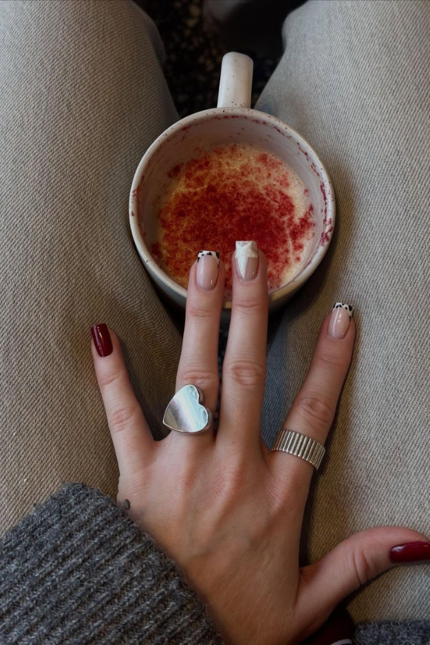 22 Goregous Short Winter Nails for Your Next Cozy-Girl Manicure 22 Goregous Short Winter Nails for Your Next Cozy-Girl Manicure