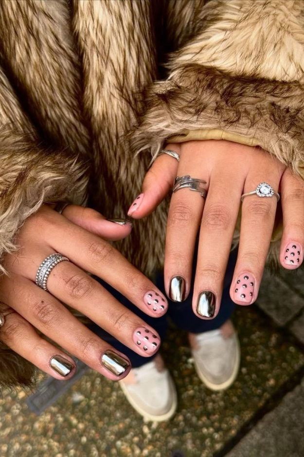 22 Goregous Short Winter Nails for Your Next Cozy-Girl Manicure 22 Goregous Short Winter Nails for Your Next Cozy-Girl Manicure