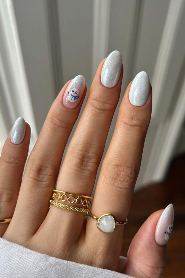 17 Christmas Winter Nails Worth Screenshotting Before Your December Appointment 17 Christmas Winter Nails Worth Screenshotting Before Your December Appointment