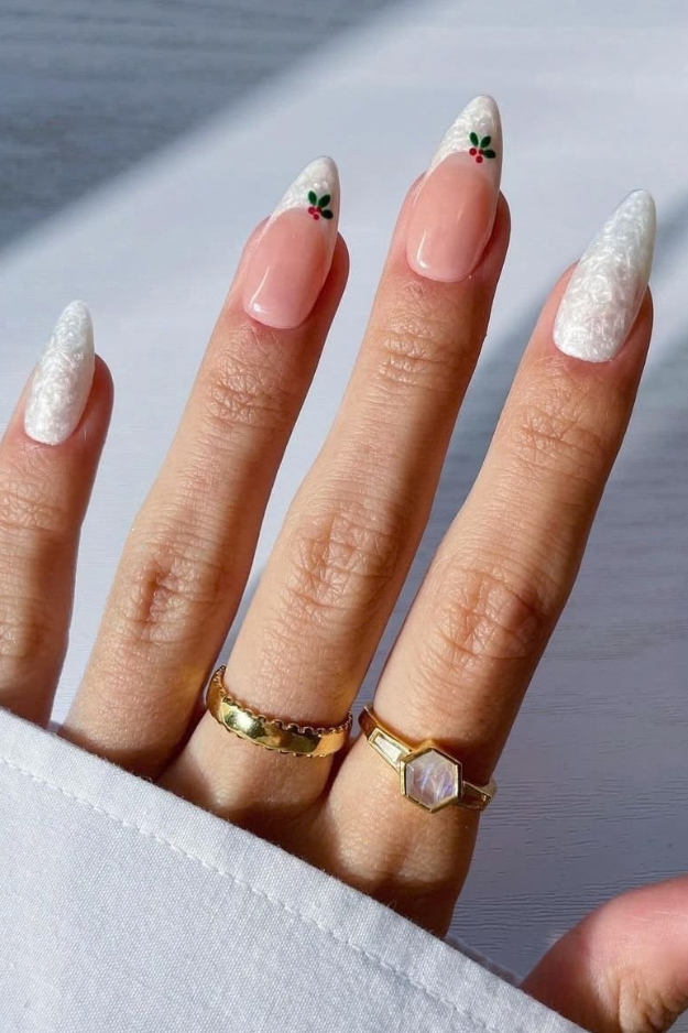 17 Christmas Winter Nails Worth Screenshotting Before Your December Appointment 17 Christmas Winter Nails Worth Screenshotting Before Your December Appointment