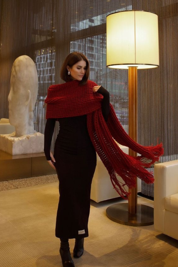 24 Cozy-but-Sexy Winter Date Night Outfits for Looking Hot Without Freezing 24 Cozy-but-Sexy Winter Date Night Outfits for Looking Hot Without Freezing