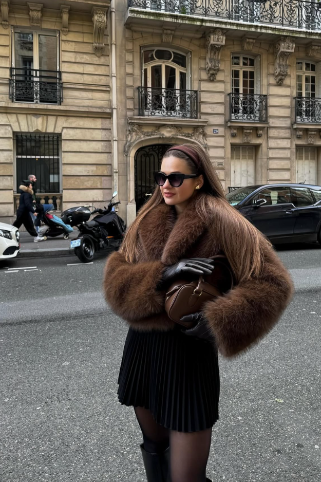 24 Cozy-but-Sexy Winter Date Night Outfits for Looking Hot Without Freezing 24 Cozy-but-Sexy Winter Date Night Outfits for Looking Hot Without Freezing