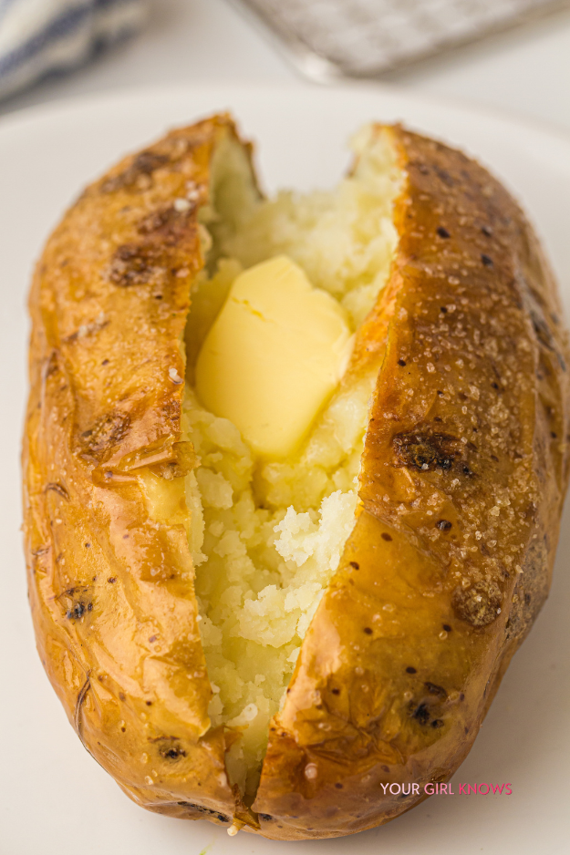 Crispy-Skinned Air Fryer Baked Potatoes That Is Ridiculously Easy to Make Crispy-Skinned Air Fryer Baked Potatoes That Is Ridiculously Easy to Make