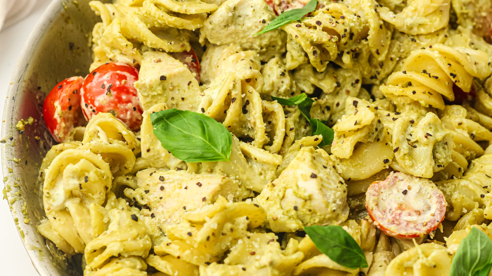 The 30-Minute Chicken Pesto Pasta That Makes Weeknight Dinner Feel Fancy