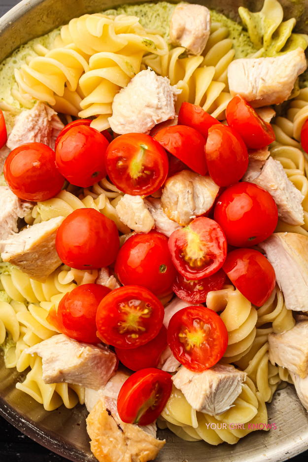 The 30-Minute Chicken Pesto Pasta That Makes Weeknight Dinner Feel Fancy The 30-Minute Chicken Pesto Pasta That Makes Weeknight Dinner Feel Fancy