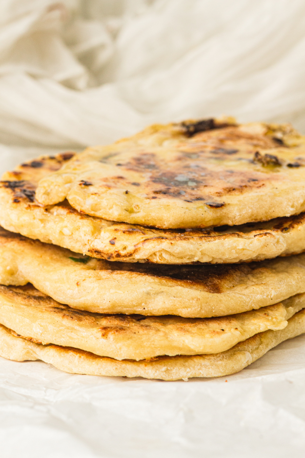 The High-Protein Cottage Cheese Flatbread You'll Want to Use for Everything The High-Protein Cottage Cheese Flatbread You'll Want to Use for Everything