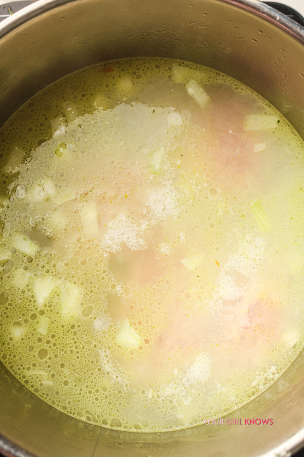 This Lemon Chicken Orzo Soup That Makes a Chilly Evening Feel So Much Better This Lemon Chicken Orzo Soup That Makes a Chilly Evening Feel So Much Better