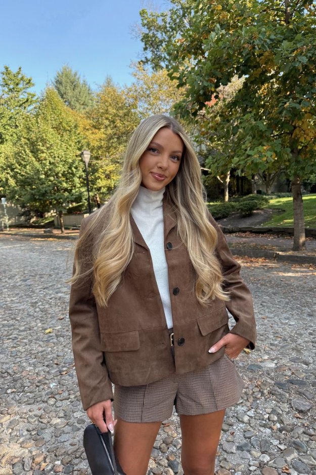 23 Thanksgiving Outfits That Look Chic Enough for Photos but Cozy Enough for Seconds 23 Thanksgiving Outfits That Look Chic Enough for Photos but Cozy Enough for Seconds