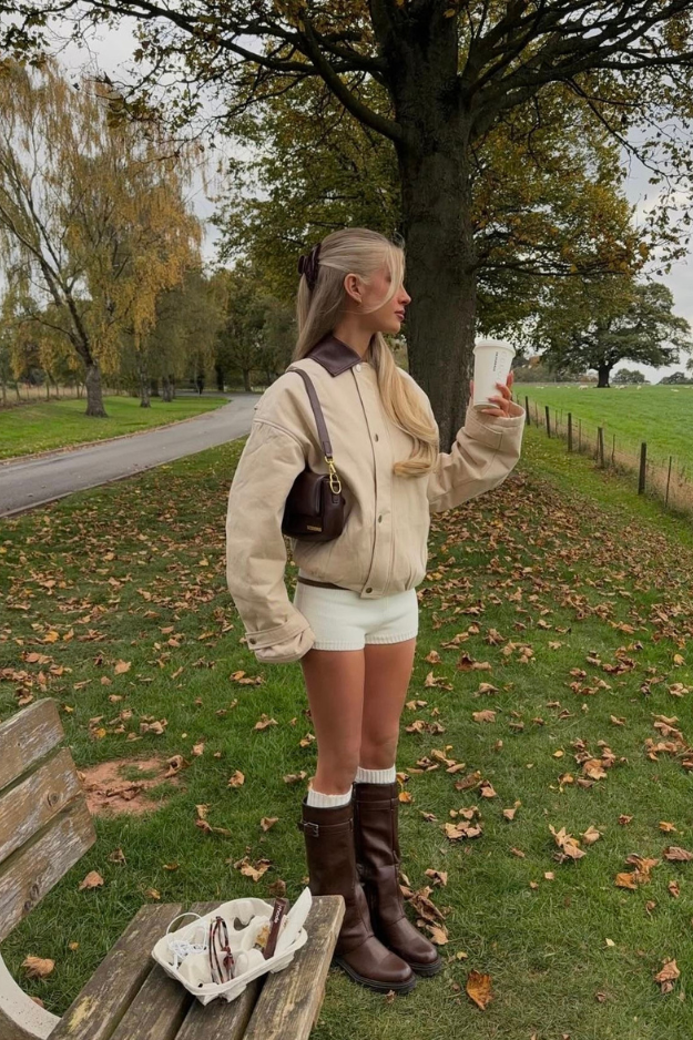 23 Thanksgiving Outfits That Look Chic Enough for Photos but Cozy Enough for Seconds 23 Thanksgiving Outfits That Look Chic Enough for Photos but Cozy Enough for Seconds
