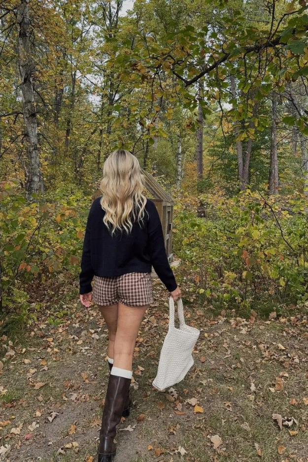 23 Thanksgiving Outfits That Look Chic Enough for Photos but Cozy Enough for Seconds 23 Thanksgiving Outfits That Look Chic Enough for Photos but Cozy Enough for Seconds