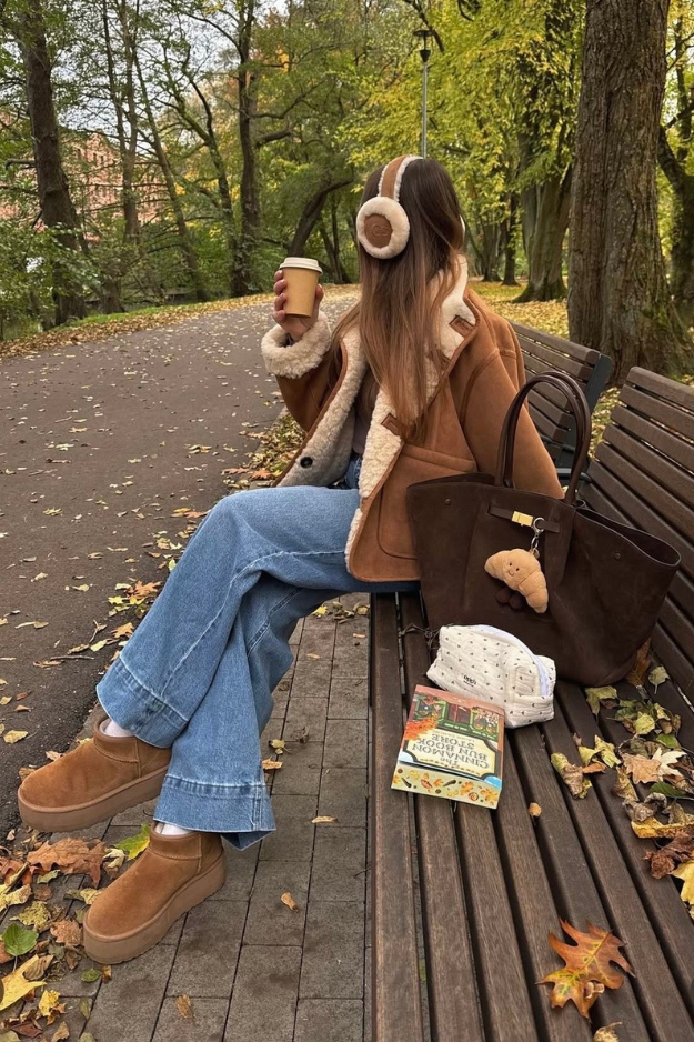 23 Thanksgiving Outfits That Look Chic Enough for Photos but Cozy Enough for Seconds 23 Thanksgiving Outfits That Look Chic Enough for Photos but Cozy Enough for Seconds