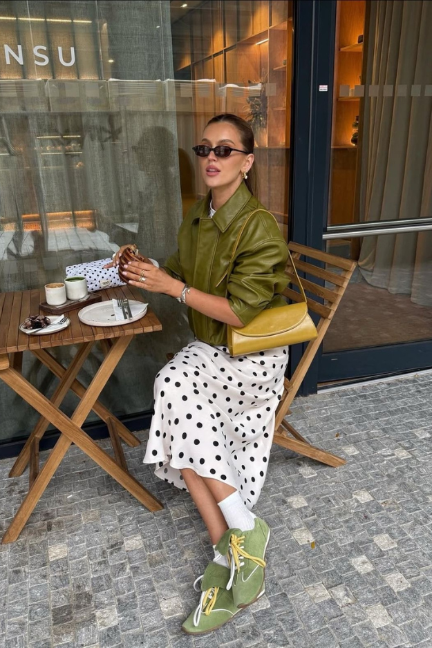 23 Thanksgiving Outfits That Look Chic Enough for Photos but Cozy Enough for Seconds 23 Thanksgiving Outfits That Look Chic Enough for Photos but Cozy Enough for Seconds
